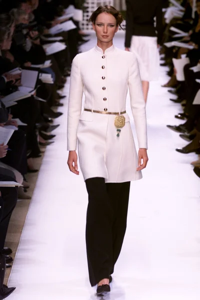 Look 14